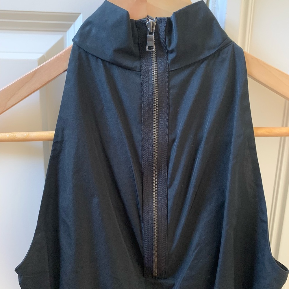 VINCE Blouse Ruffle Front Sleeveless Sz 2 - Picture 7 of 15